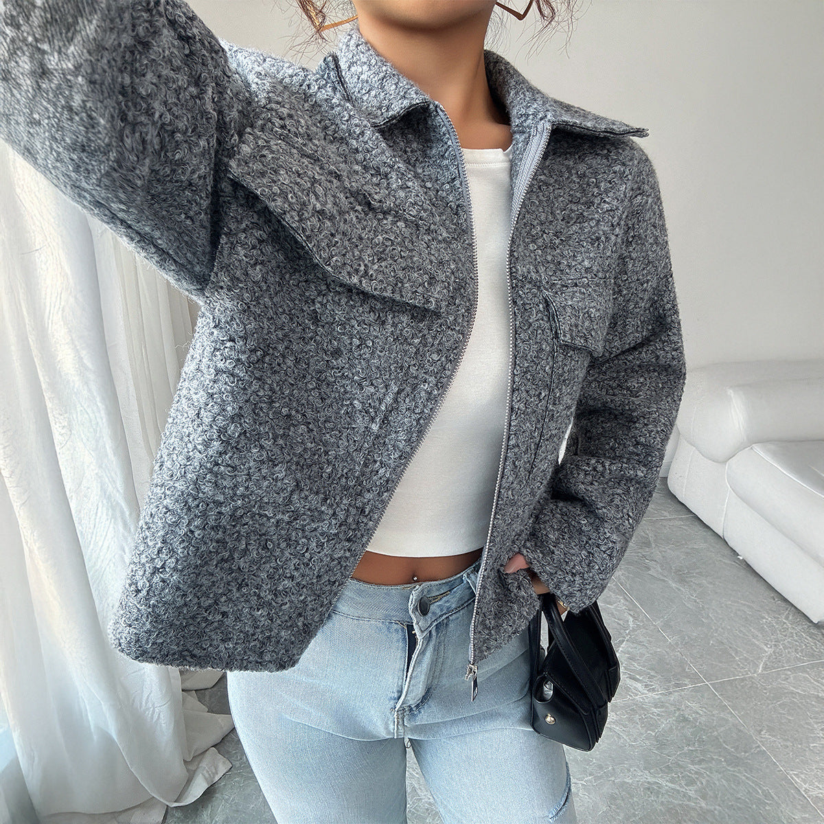 Veste courte en laine bouclée
