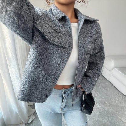 Veste courte en laine bouclée